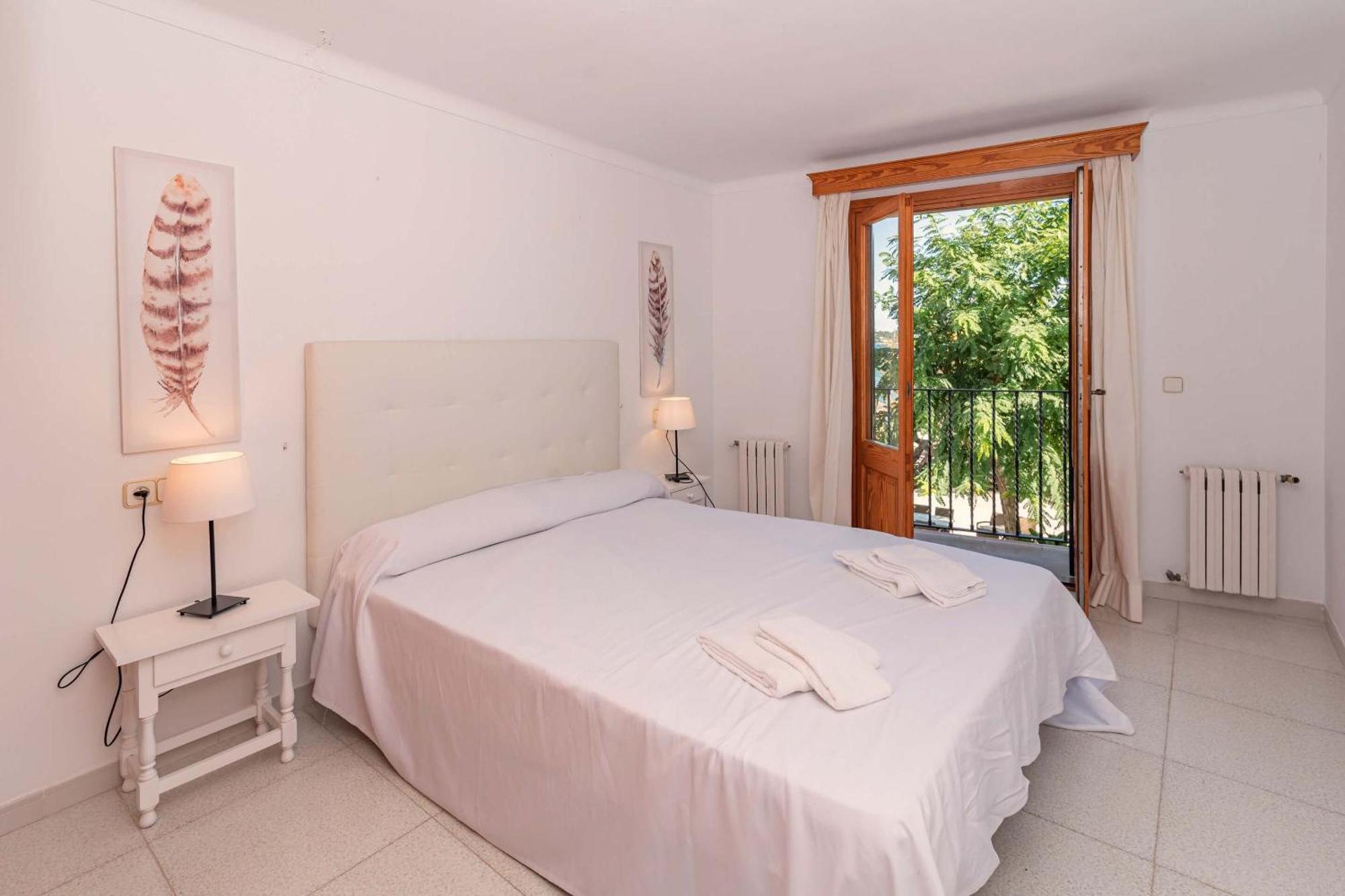 Vora Mar Beachfront Apartment By Sealand Villas Port de Pollença Exteriör bild