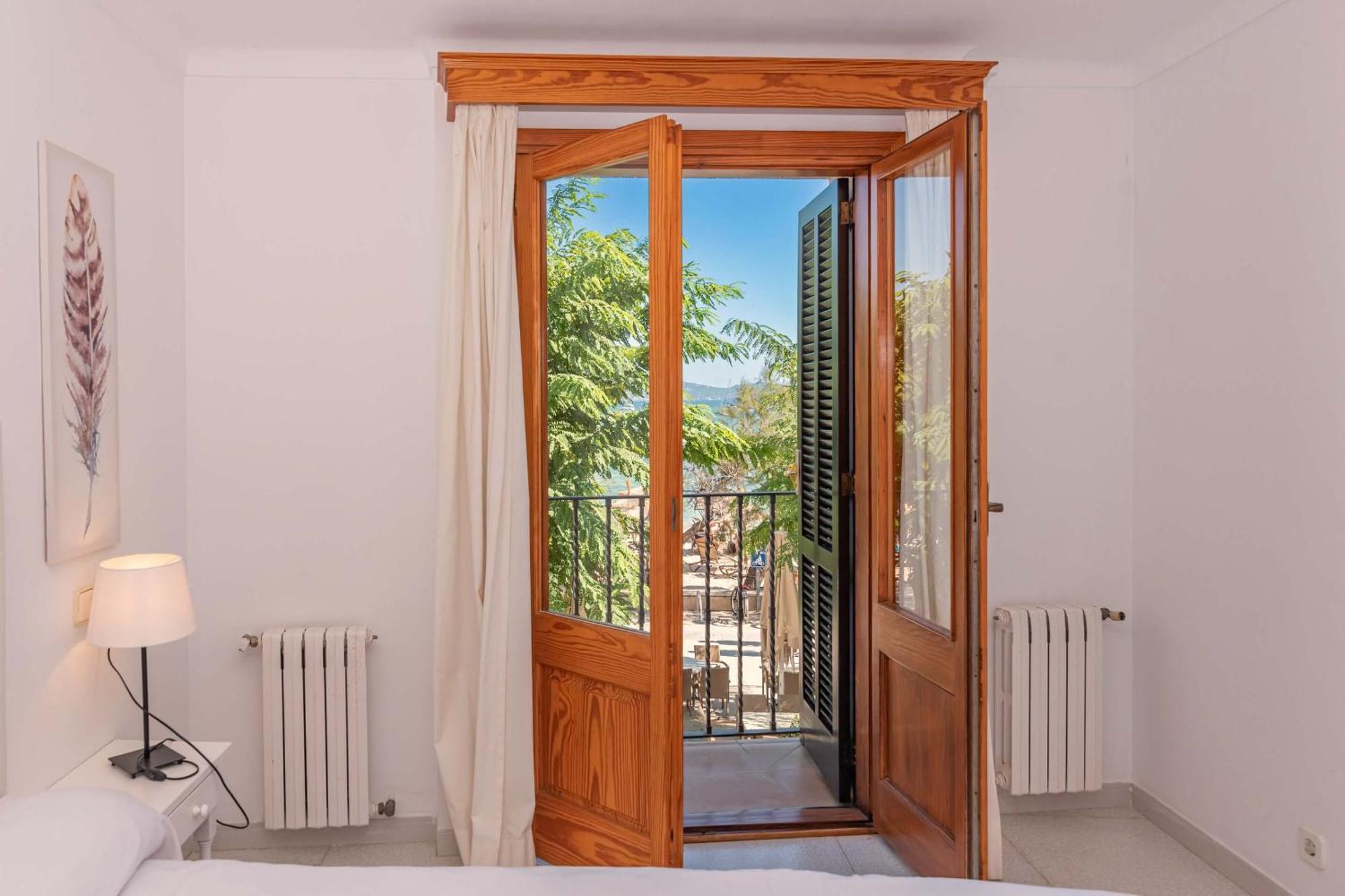 Vora Mar Beachfront Apartment By Sealand Villas Port de Pollença Exteriör bild